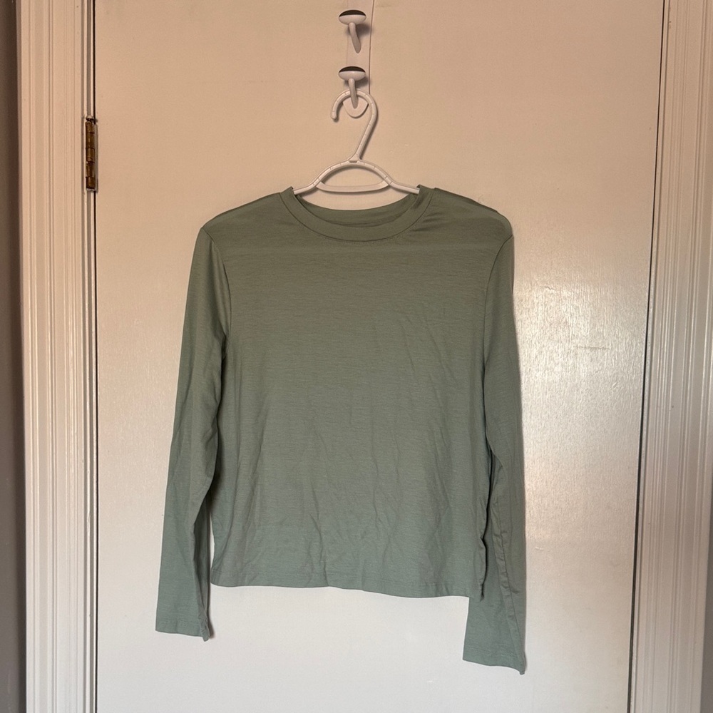 A new day- women’s Green Long Sleeve Shirt- size small